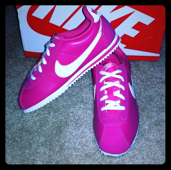 all pink cortez